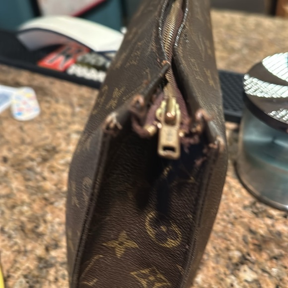 ‼️New Price‼️Firm‼️Louis Vuitton Monogram Poche Toilette 26 - Picture 6 of 8
